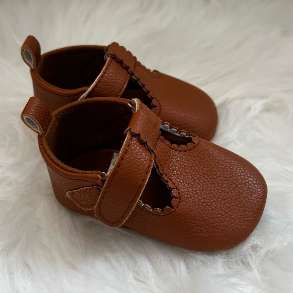 *SOLD* Baby / Toddler Brown Leather Shoes 6-12 months